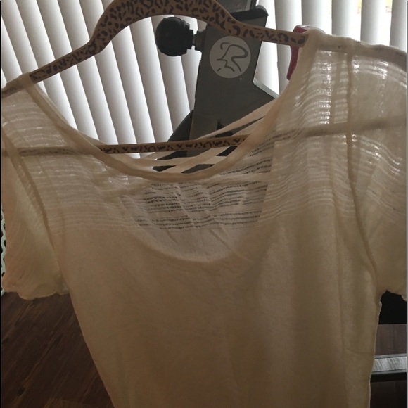 Elegant tee - Picture 1 of 5